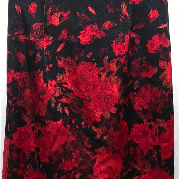 Black and red silk cocktail dress - Picture 3 of 3